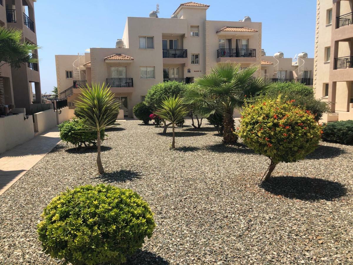 Royal Seacrest Apartment Paphos Kültér fotó