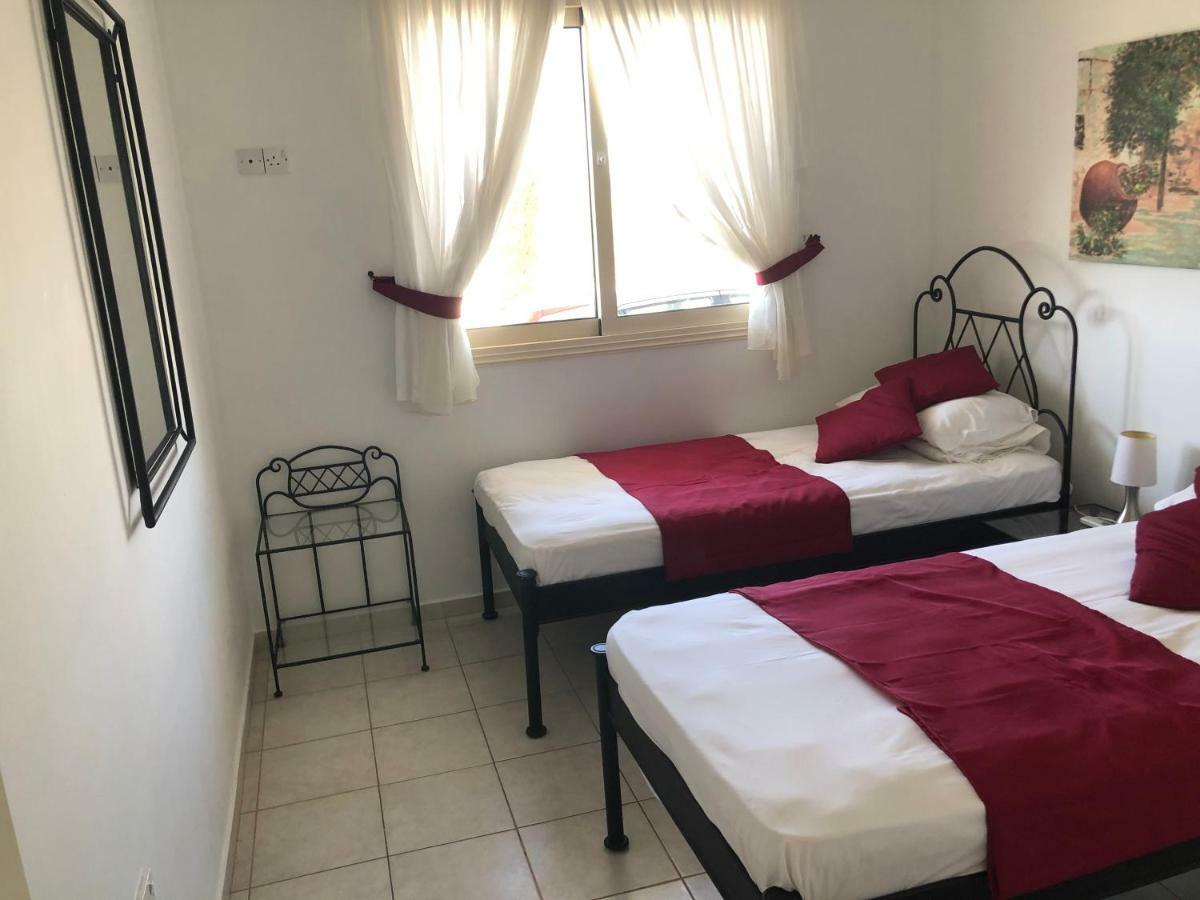 Royal Seacrest Apartment Paphos Kültér fotó