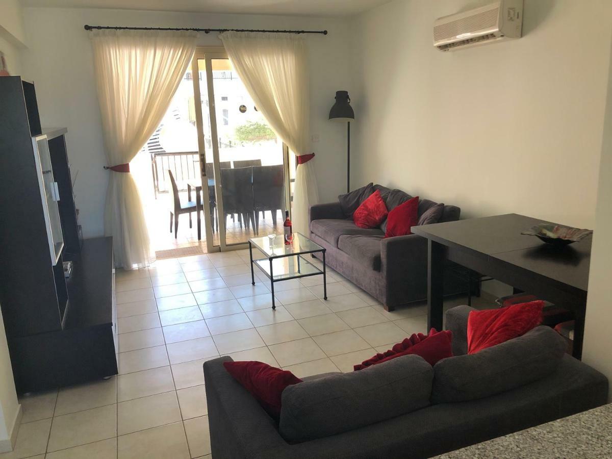 Royal Seacrest Apartment Paphos Kültér fotó
