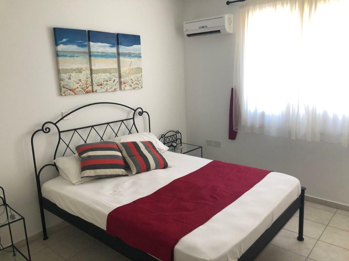 Royal Seacrest Apartment Paphos Kültér fotó