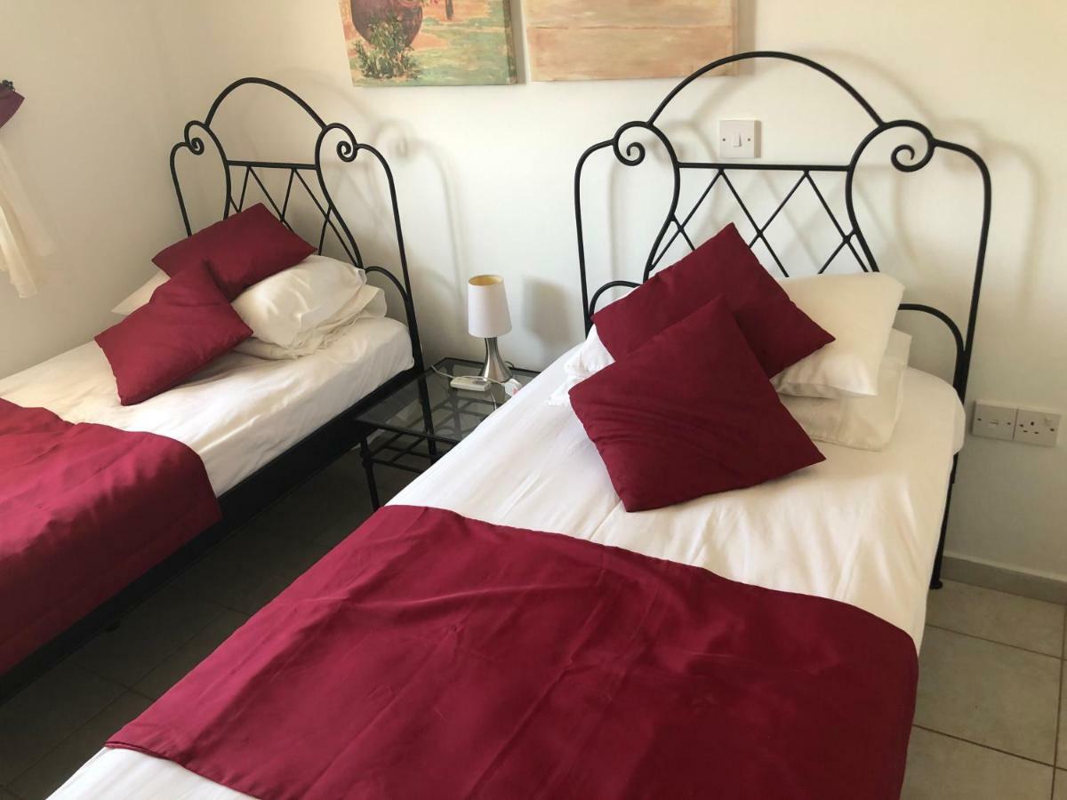 Royal Seacrest Apartment Paphos Kültér fotó