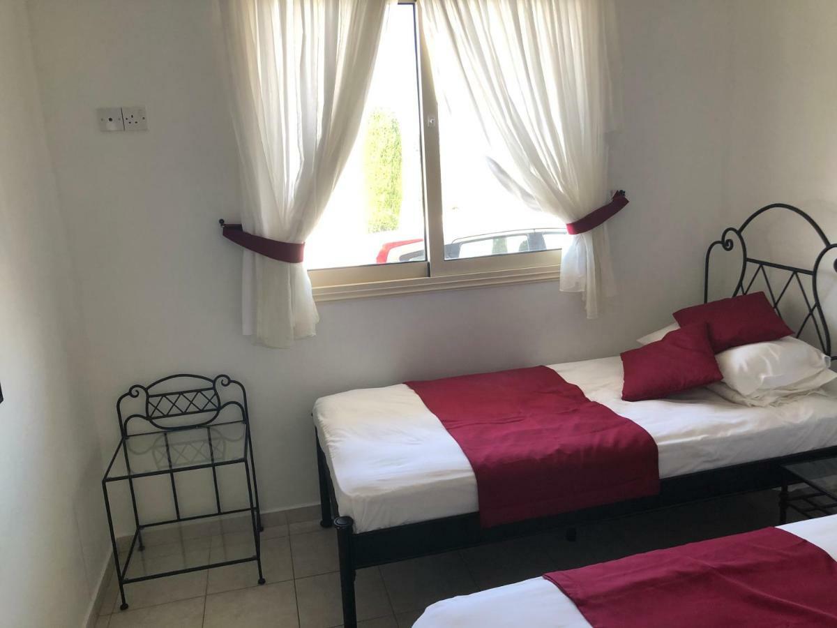 Royal Seacrest Apartment Paphos Kültér fotó