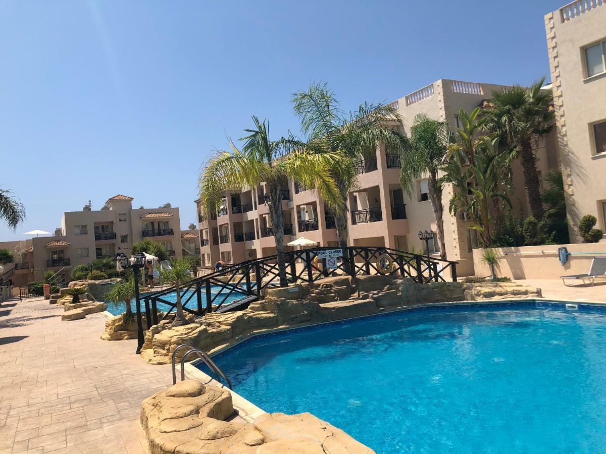 Royal Seacrest Apartment Paphos Kültér fotó