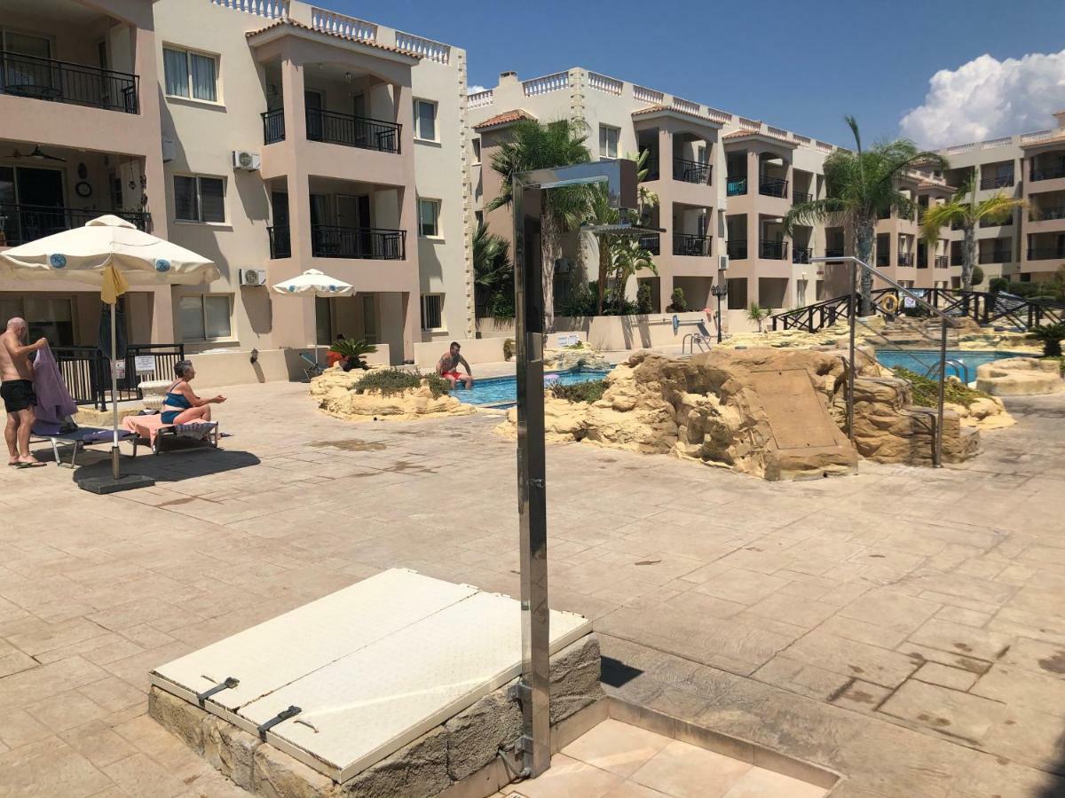 Royal Seacrest Apartment Paphos Kültér fotó
