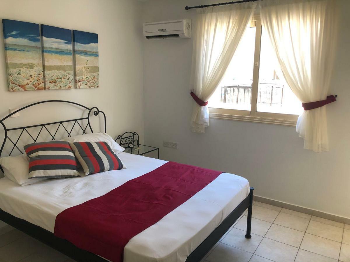 Royal Seacrest Apartment Paphos Kültér fotó