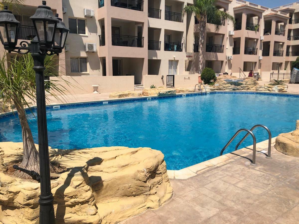 Royal Seacrest Apartment Paphos Kültér fotó